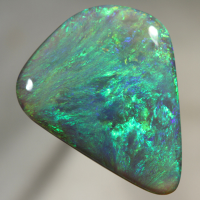 SOLID SEMI BLACK OPAL Large opal, gemmy golden multicolour SEE VIDEO